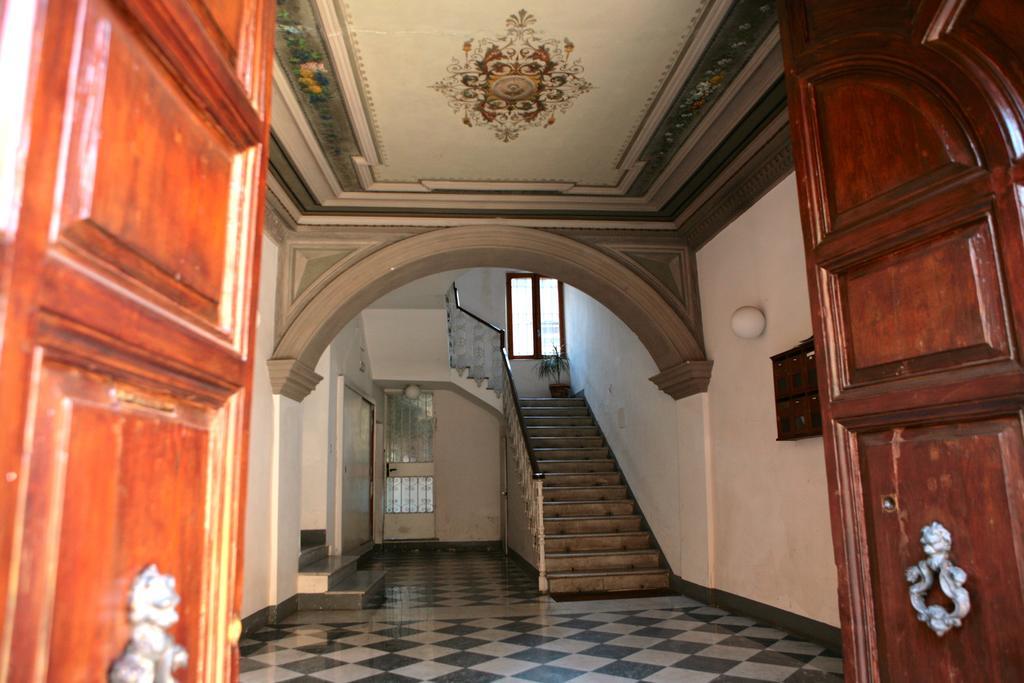 Domus Antonella A Trastevere ローマ エクステリア 写真